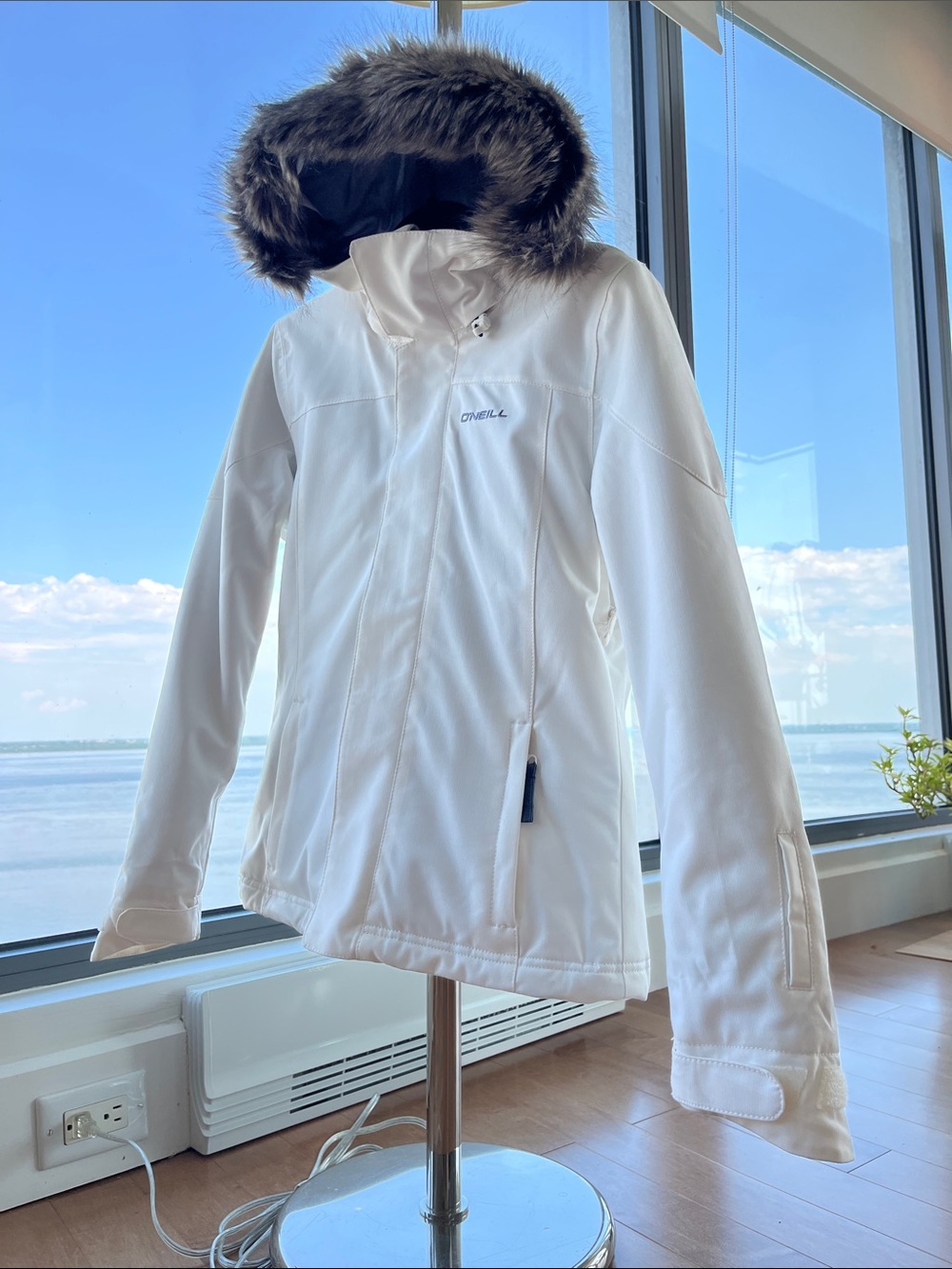 O'Neill Women's White Hooded Ski Jacket with Faux Fur